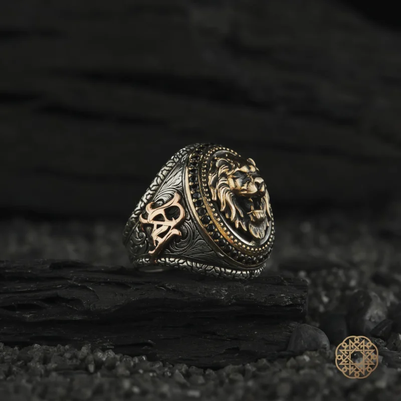 Aslan İşlemeli harfli gümüş yüzük