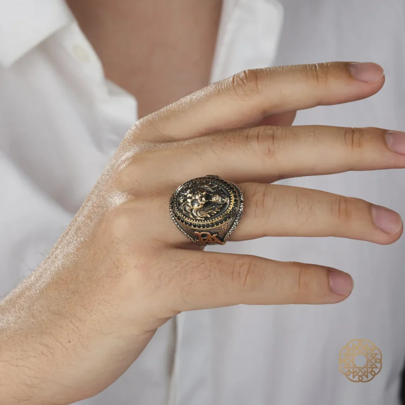 Aslan İşlemeli harfli gümüş yüzük