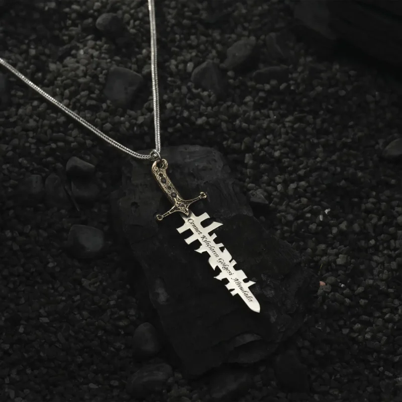 AMOR 17 EKIM 202532128 copy İsimli Kılıç Gümüş Erkek Kolye Modeli