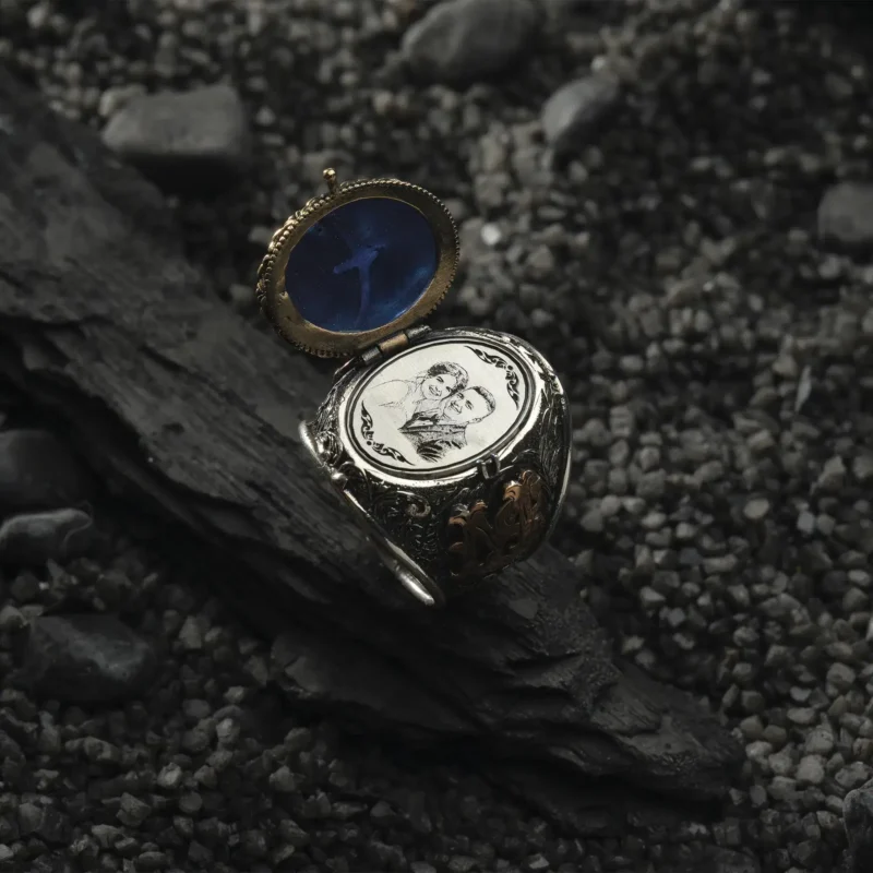 AMOR 17 EKIM 202532179 copy Hiç Harfli Resimli Gümüş Erkek Yüzük Modeli