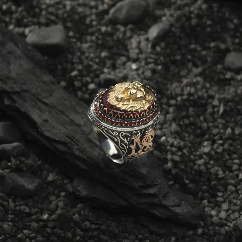 AMOR 17 EKIM 202532186 copy Aslan Ve İsimli Gümüş Erkek Yüzük Modeli