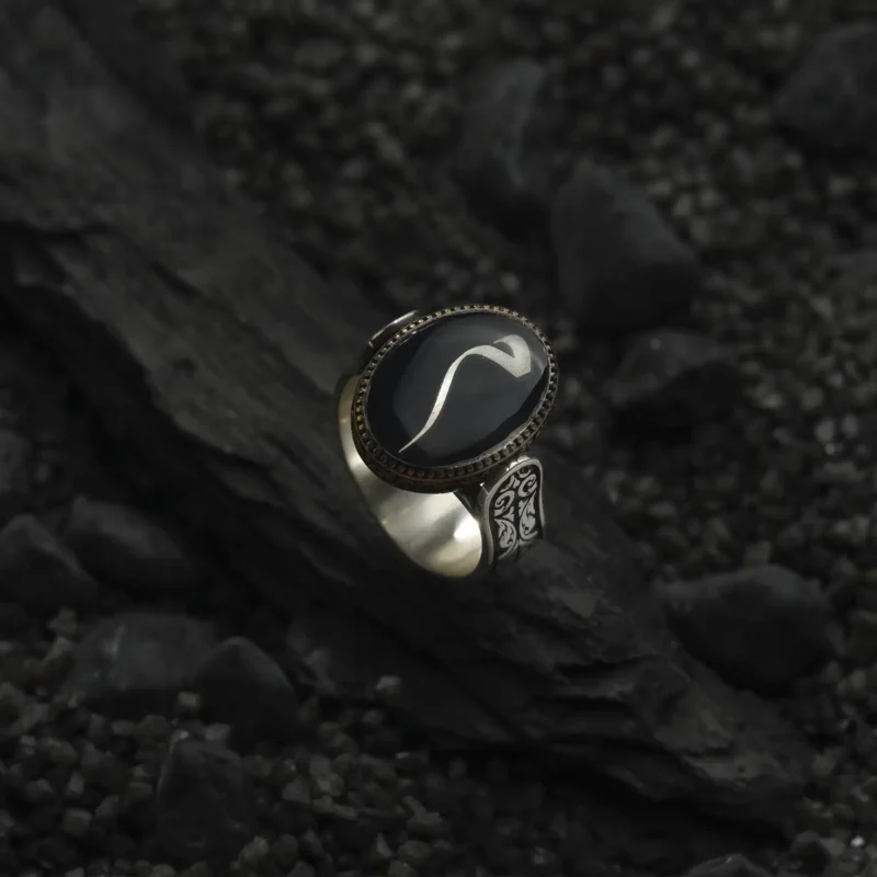 AMOR 17 EKIM 202532508 copy Mim Harfi Gümüş Erkek Yüzük Modeli