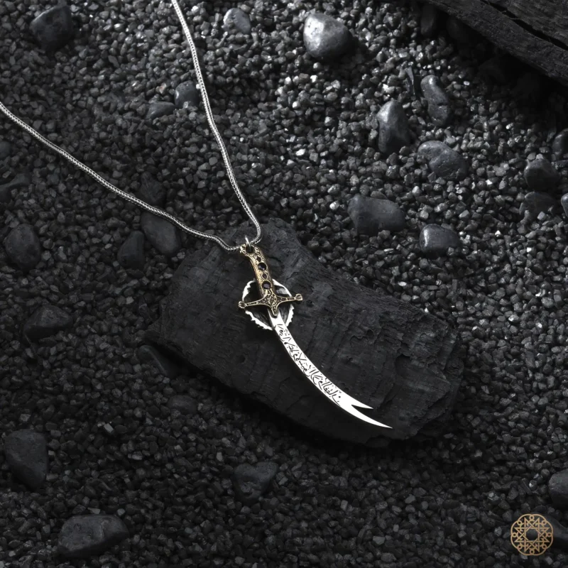 Aslanlı Zülfikar Gümüş Kolye Modeli