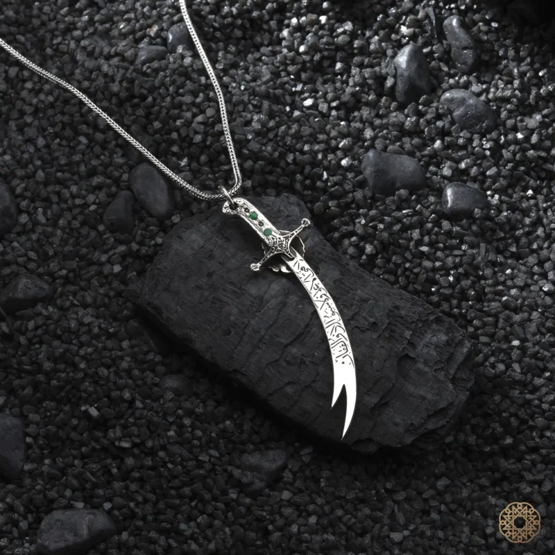 Aslanlı Zülfikar Gümüş Kolye Modeli