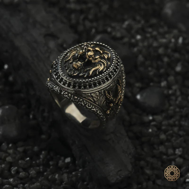 Aslan Ve Baş Harfli Gümüş Erkek Yüzük Modeli