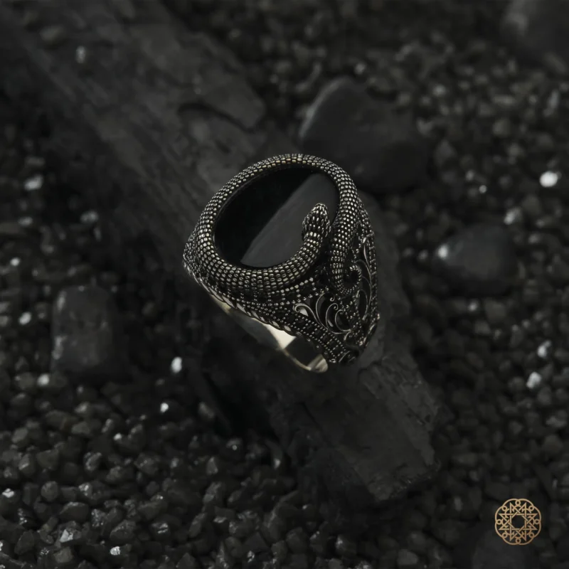 Siyah Taşlı Gümüş Yüzük Modeli