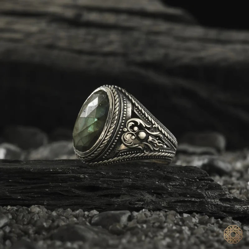Labradorit Taşlı Gümüş Erkek Yüzük Modeli