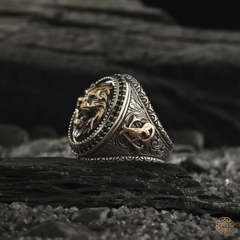 Aslan Ve Baş Harfli Gümüş Erkek Yüzük Modeli