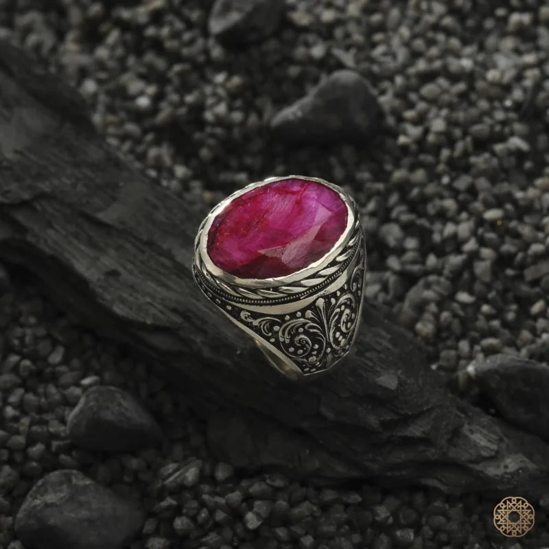 Yakut Taşlı Gümüş Erkek Yüzük Modeli