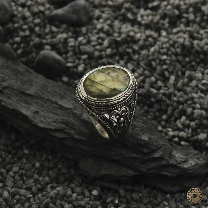 Labradorit Taşlı Gümüş Erkek Yüzük Modeli