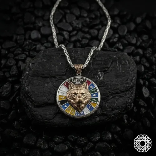 Kurdun İzinde Gümüş Madalyon Kolye