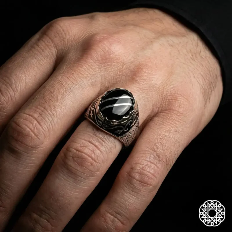 Siyah Yarma Kehribar Gümüş Yüzük Modeli