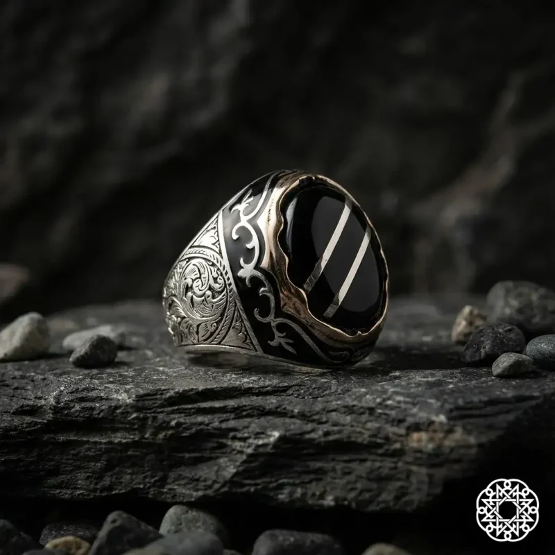 Siyah Yarma Kehribar Gümüş Yüzük Modeli